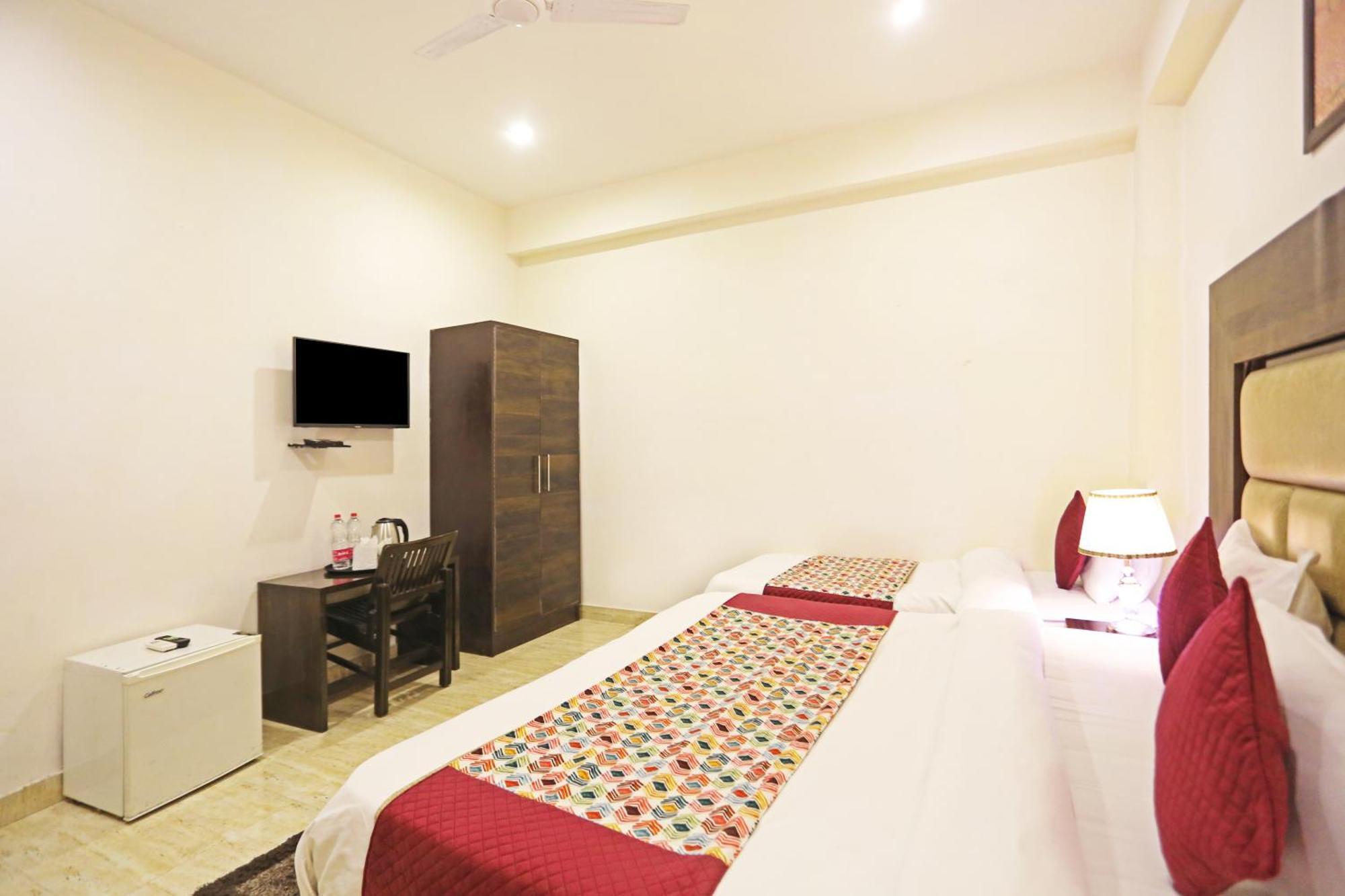 Airport Hotel Kiara - New Delhi Airport Exterior foto