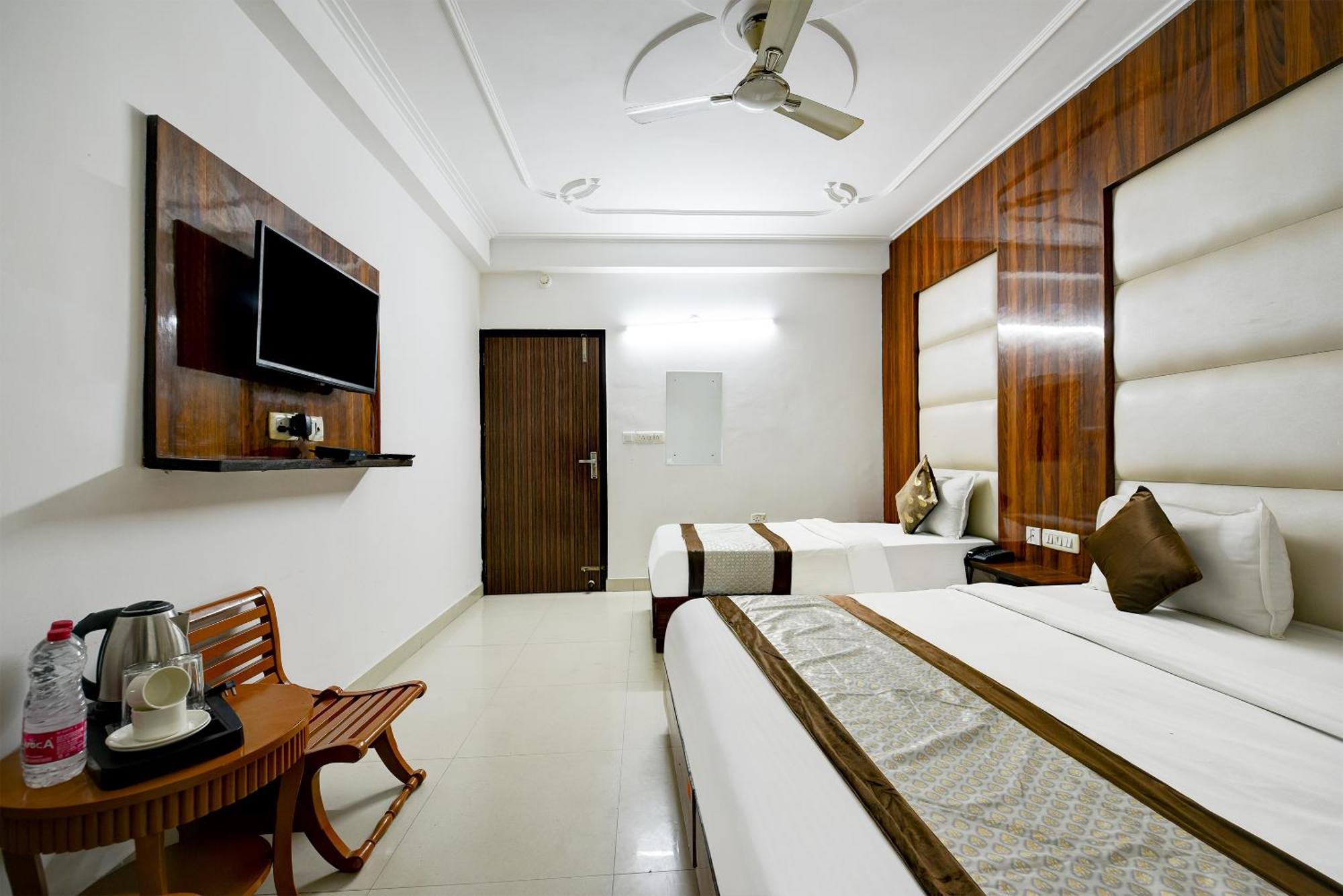 Airport Hotel Kiara - New Delhi Airport Exterior foto