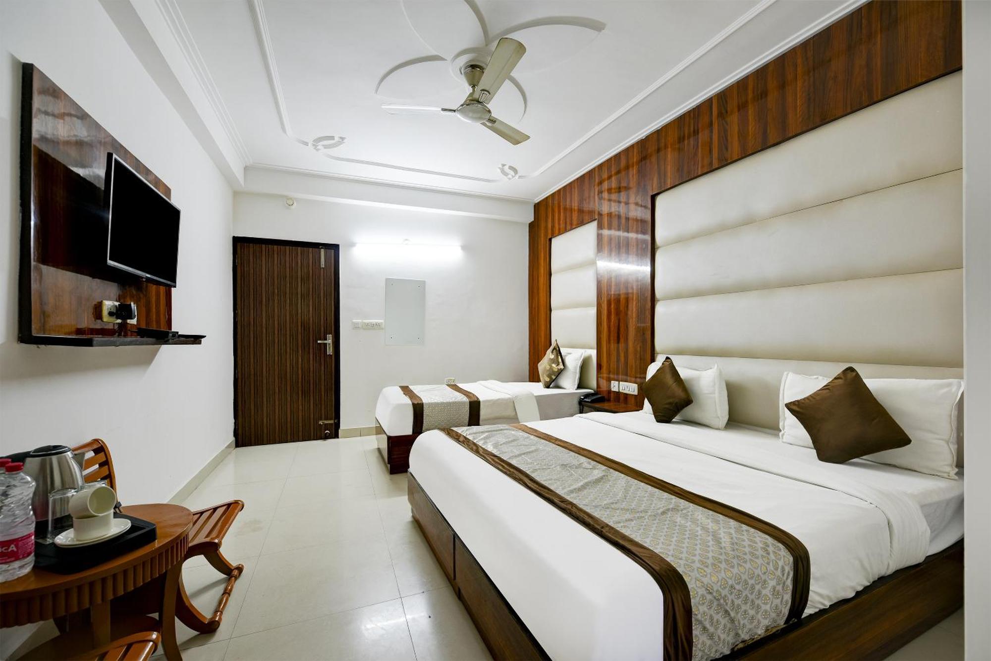 Airport Hotel Kiara - New Delhi Airport Exterior foto