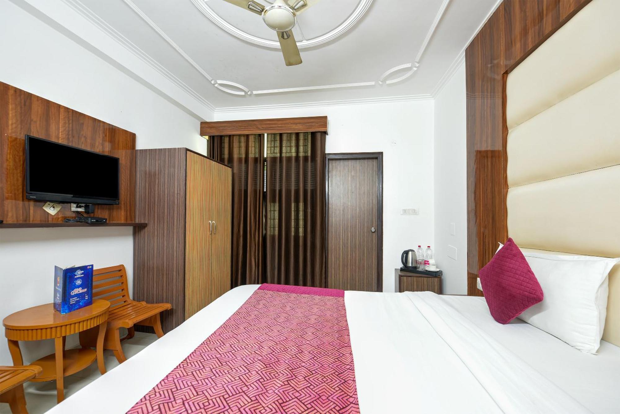 Airport Hotel Kiara - New Delhi Airport Exterior foto